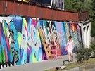 Umlci v Havlkov Brod bhem Urban art festivalu pomalovali ze v...