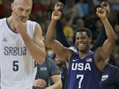 Basketbalista Spojených stát Kyle Lowry se raduje z jednoznaného vítzství ve...