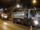 V Plzni opravují silnici i v noci