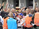 Závod královské tídy MotoGP na brnnské Velké cen vyhrál Brit Cal Crutchlow...