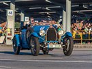 Slavn Bugatti na trati mstsk supererzety.