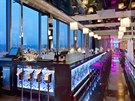 Veer v baru najdete nádherný výhled na úchvatné panorama noní Prahy.