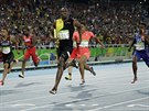 Usain Bolt (uprosted) na trati tafety na 4x100 metr v Riu.
