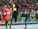 Usain Bolt na trati tafety na 4x100 metr v Riu.