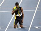 JSEM KRÁL, JSEM NESMRTELNÝ. Usain Bolt slaví triumf ve tafet na 4x100 metr v...