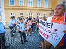 Demonstrace odprc nmecké kancléky Angely Merkelové na praské Kamp (25. 8....