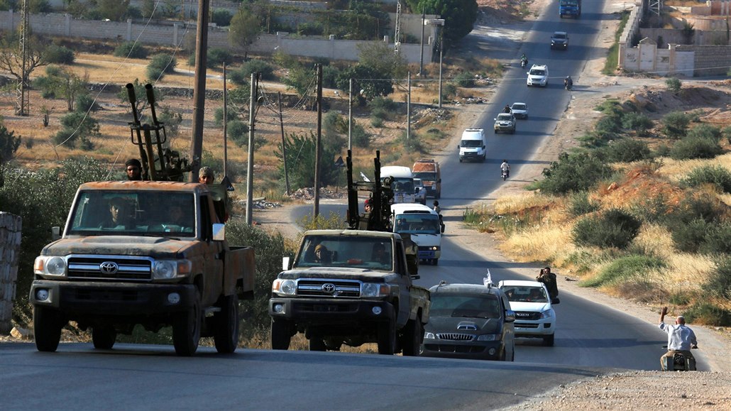 Povstalecké jednotky opouští v rámci sjednaného příměří Daráju (27. srpna 2016)