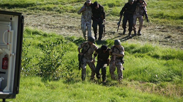 Vojci si pipomnli nasazen v operaci Poutn boue, od kter uplynulo 25 let (27. srpna 2016)