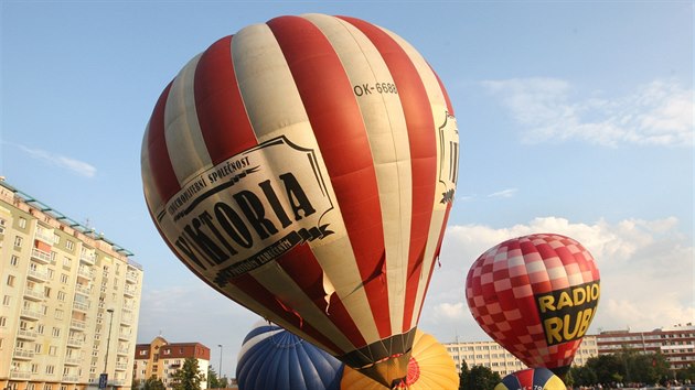 Hromadný start balonů v Olomouci.