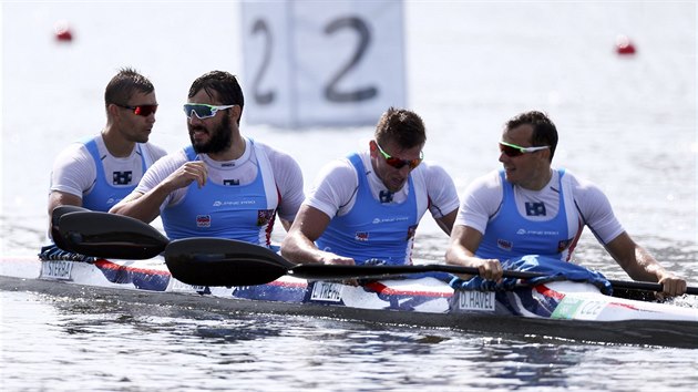 SEDM BRONZ. tykajak ve sloen Daniel Havel, Luk Trefil, Josef Dostl a Jan trba ve finii zvodu na 1000 metr.