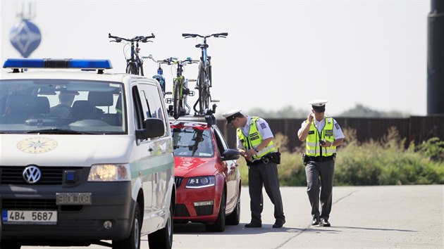 Na konci przdnin, kdy se lid vrac z dovolench dom, vyrazili policist na etn kontroly.