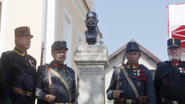 Odhalení pomníku císaře Františka Josefa I. v Pohledi na Havlíčkobrodsku.