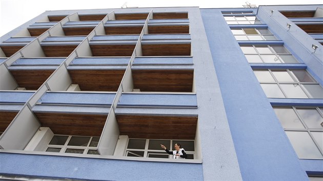Bývalý hotel Rekrea v Pelhřimově, který momentálně nese název City Center, už pronajímá první apartmány. Práce na přestavbě postupují kupředu. I když podle úřadů ne vždy v souladu s předpisy.