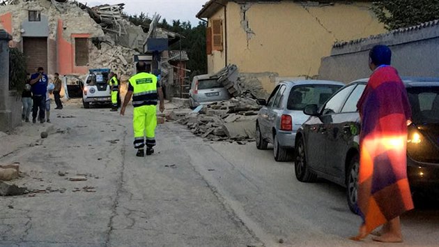 Stedn Itlii zashlo siln zemten, ve mst Amatrice se ztilo nkolik...