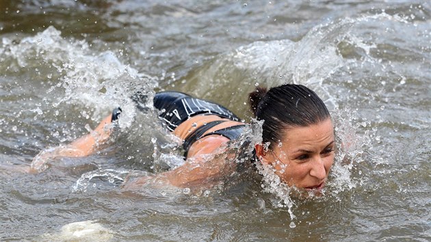 Pi extrmnm zvodu Spartan Race ekalo v Litovli na Olomoucku astnky mimo jin brodn a plavn.