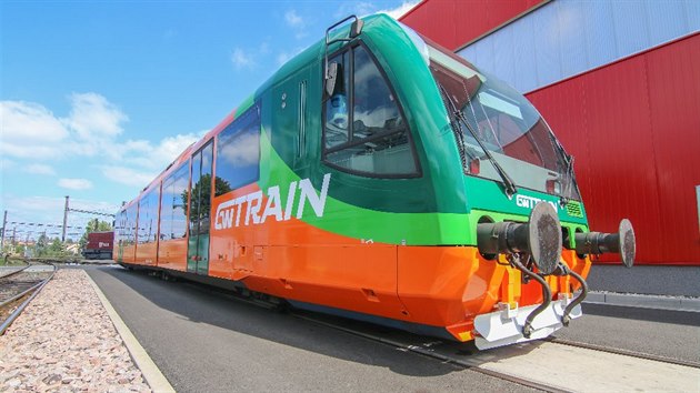 Cestujc se s vylepenmi vlaky setkaj na trati Marinsk Lzn - Karlovy Vary, firma je chce nasadit i na dal trat.