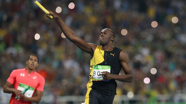 ZASE ZLATO. Usain Bolt slav triumf ve tafet na 4x100 metr v Riu.