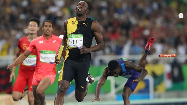 Usain Bolt na trati tafety na 4x100 metr v Riu.