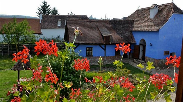 Domek stoj ve sprvn oblasti - up Braov v Sedmihradsku (znmm tak jako Transylvnie) a je obklopen Karpaty. 