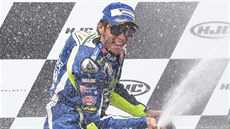 ÁDNÉ ZKLAMÁNÍ. Valentino Rossi si druhé místo na brnnském okruhu uíval.