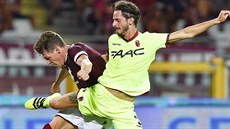 PÁLÍM! Andrea Belotti z Turína st�ílí na branku Boloni. V zápase nasázel...