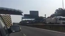 Zhroucení mostu na dálnici M20