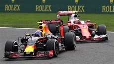 Souboj Kimiho Räikkönena a Maxe Verstappena pi Velké cen Belgie 2016.