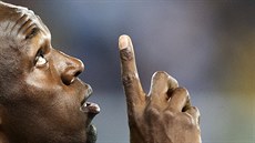 LEGENDA. Usain Bolt se pipravuje na svoji hlavní disciplínu, stometrový sprint.