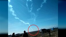 Při letecké přehlídce na severozápadu Číny se zřítilo akrobatické letadlo....