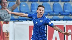 Jan Sýkora se raduje z jednoho ze svých gól v odvetném duelu s Larnakou.
