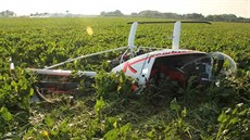 Pilot ultralehkého vrtulníku musel na Olomoucku nouzov� p�istát, p�i dosednutí...