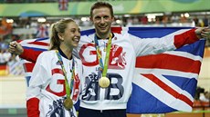 KDYŽ DVA SE RÁDI MAJÍ... Britští dráhoví cyklisté Laura Trottová a Jason Kenny...