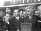 Albert Einstein zahajuje veletrh IFA v Berlín (1930)