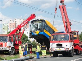 Hasii zvolili nronj een, aby trolejbus co nejmn pokodili.