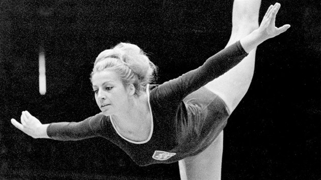 Věra Čáslavská na MS ve sportovní gymnastice v německém Dortmundu (září 1966)