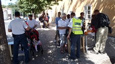 Policejní kontrola pi vstupu do Praského hradu z ulice U Praného mostu.