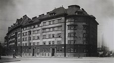 1923 - 1924 Metzleinstaler Hof, komplex městských bytů ve Vídni na...