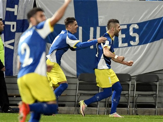 A JE TO TADY! Hráči Kosova slaví historicky první gól v soutěžním zápase, který...