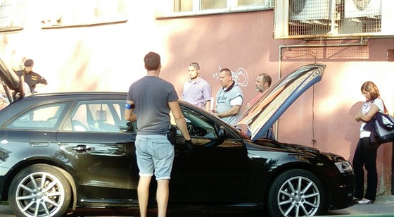 Policisté v Příbrami zadrželi podnikatele Roberta Hrabého, který měl vazby...