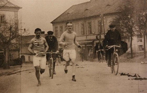 Historické fotografie prvního eského maratonu