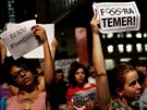 Stoupenci Dilmy Rousseffové protestují proti Michelu Temerovi. (31. srpna 2016)