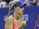 Nmecká tenistka Angelique Kerberová se raduje v osmifinále US Open.