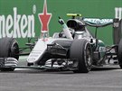 Nmecký závodník Nico Rosberg z Mercedesu slaví vítzství ve Velké cen Itálie.