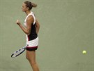 Karolína Plíková se raduje bhem semifinále tenisového US Open na kurtu...