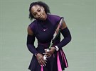 Serena Williamsová se pi semifinále US Open tváí váhav.