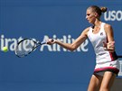 FORHEND. Karolna Plkov ve tvrtfinle US Open.