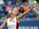 NA SERVISU. Karolína Plíková ve tvrtfinále US Open.