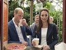 Princ William a jeho manelka Kate vyzkoueli tropický nápoj z Malawi s názvem...