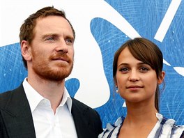 Manelé Michael Fassbender a Alicia Vikanderová na MFF v Benátkách (2016)