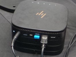HP Elite Slice v plné práci. V této výbavě obsahuje vedle samotného počítače a...